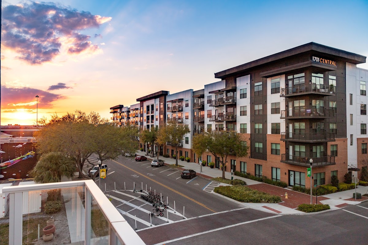 1701 Central apartments in ST Petersburg FL