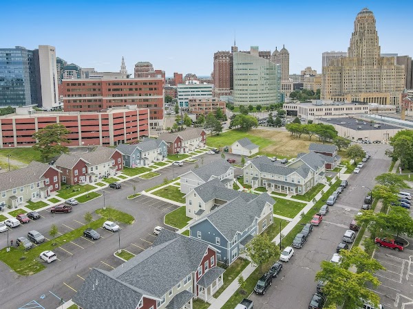 Niagara Square apartments in Buffalo NY