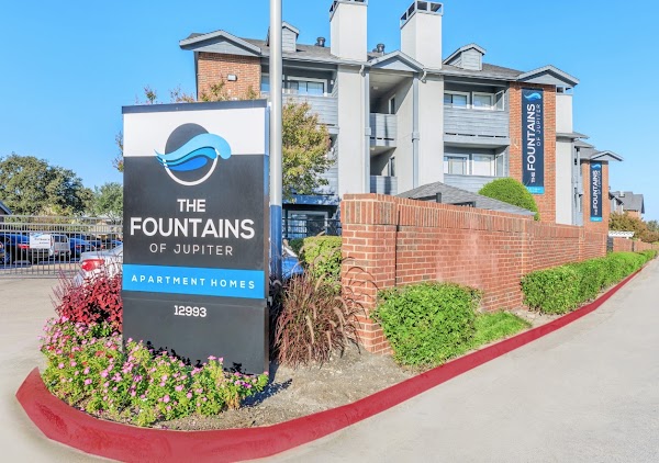 Fountains of Jupiter apartments in Garland TX