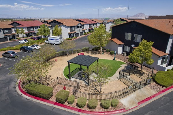 Townhomes at Horizon Ridge apartments in Henderson NV