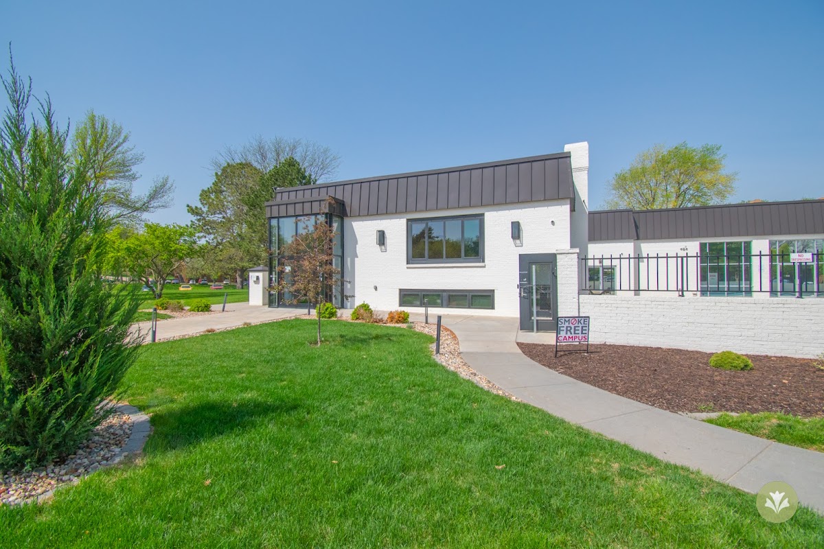 Chateau On Vine apartments in Lincoln NE