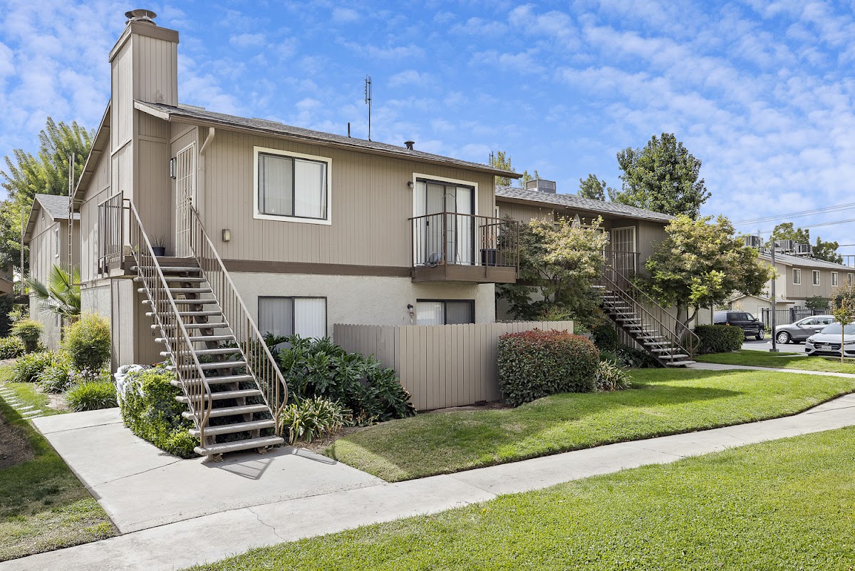 Sandalwood Gardens apartments in Fresno CA