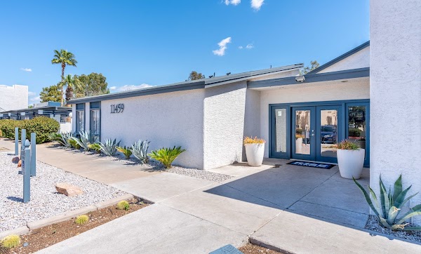 Rise Lakeside apartments in Glendale AZ