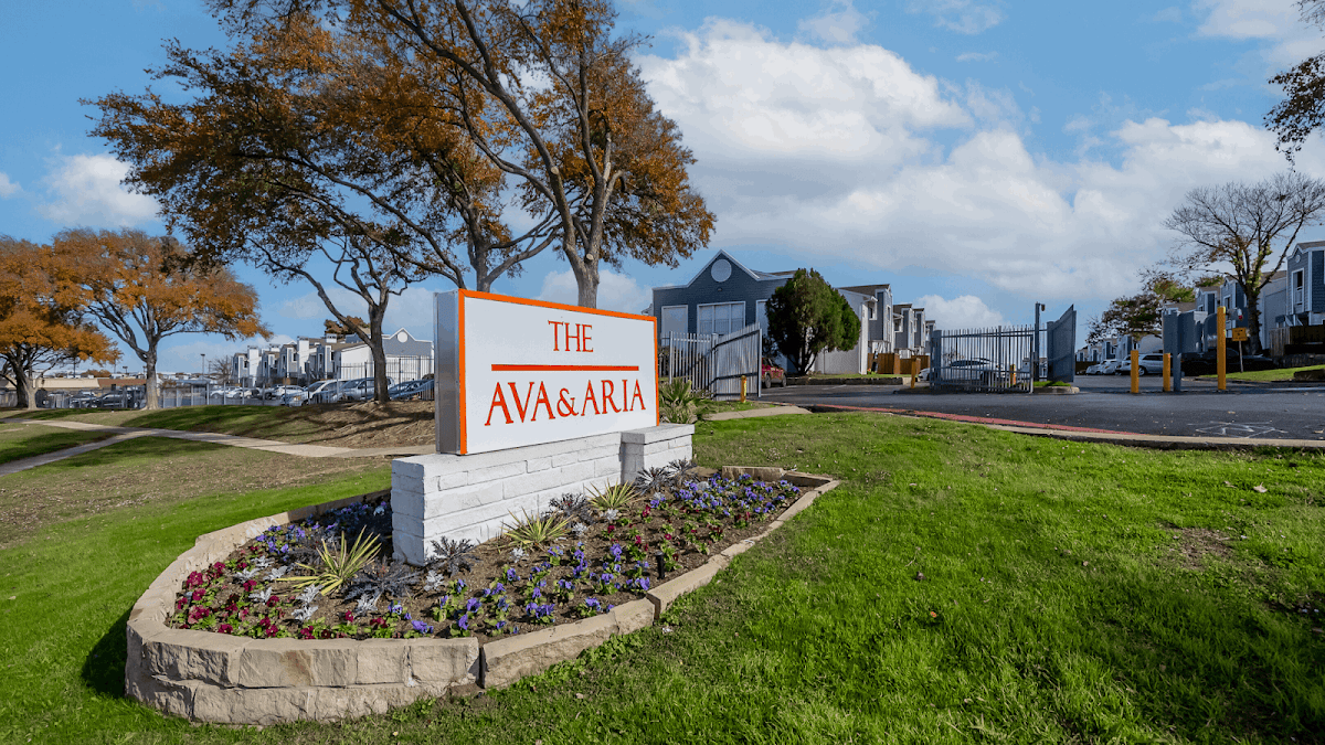 The Ava & Aria apartments in Irving TX