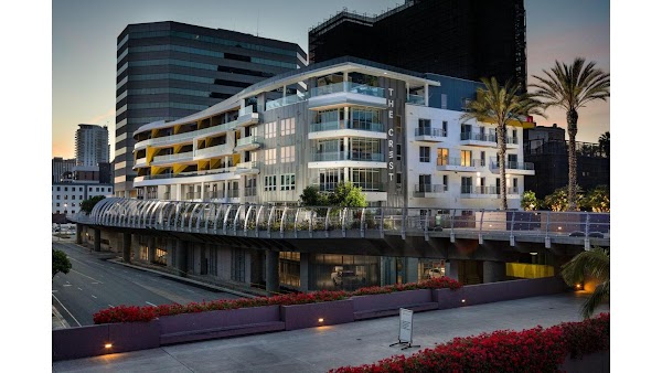 The Crest apartments in Long Beach CA