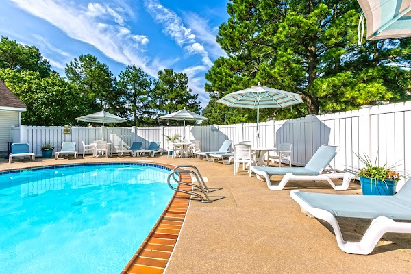 The Cedars at Greenbrier apartments in Chesapeake VA