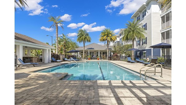 Album Monterey Pointe apartments in Kissimmee, FL