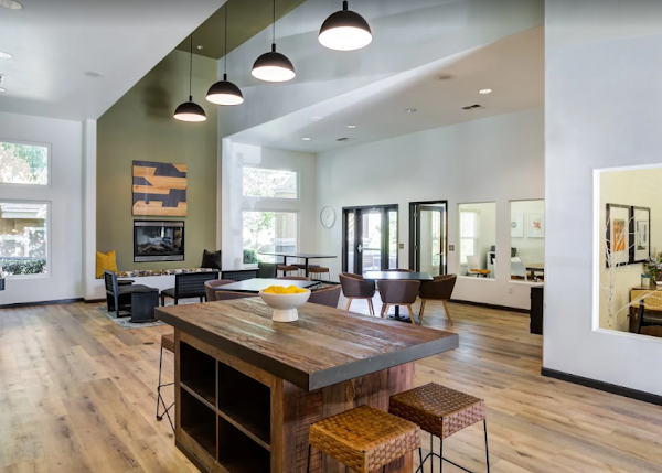HIGHLAND BY VINTAGE apartments in Roseville, CA