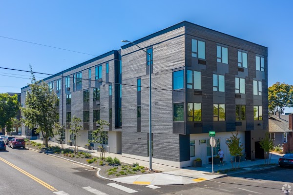 505 DEKUM apartments in Portland, OR