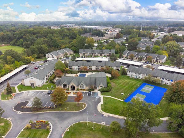 Woodland Meadows apartments in Sterling Heights, MI