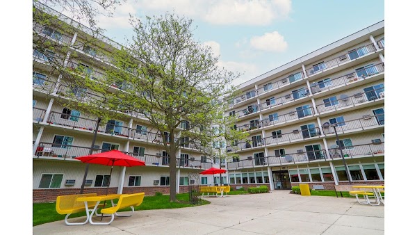 Autumn Ridge Village apartments in Sterling Heights, MI