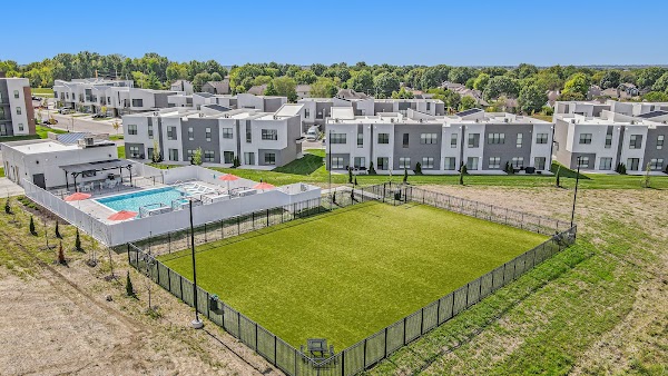 The Signature at West Pryor apartments in Lee S Summit, MO
