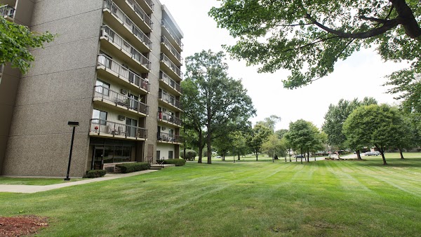 Ziegler Place apartments in Livonia, MI