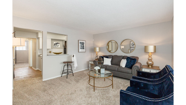 The Retreat of Shawnee apartments in Lenexa, KS