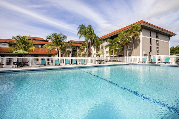 Del Oro Apartment Homes apartments in Sunrise, FL