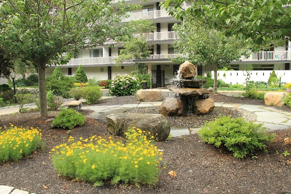 Highland West apartments in Worcester, MA