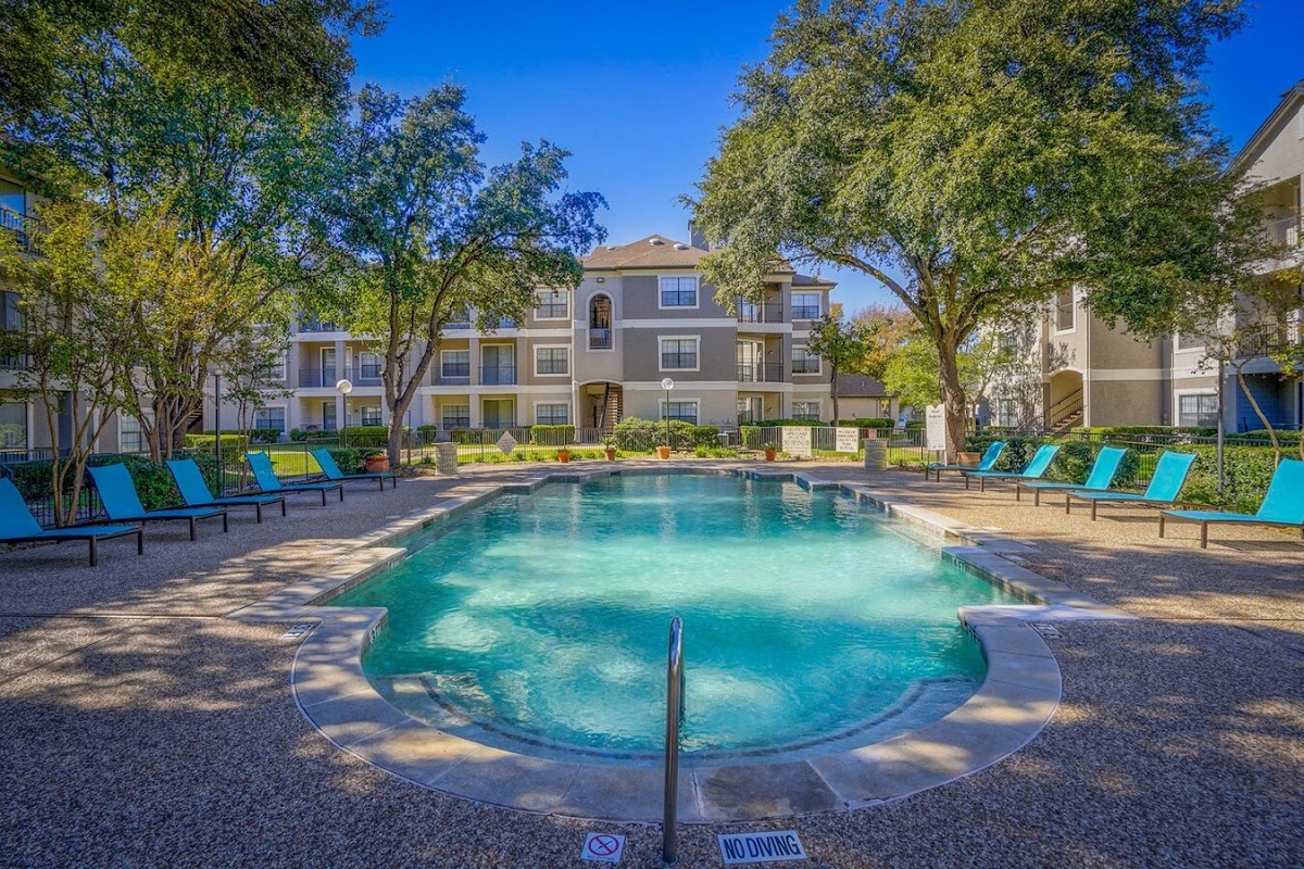 Saxony at Chase Oaks Apartments apartments in Allen, TX