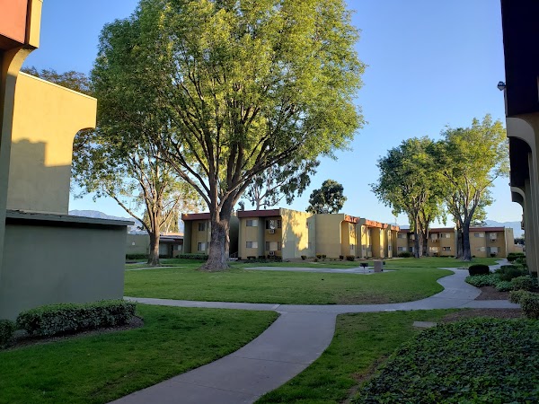 CAMERON PARK apartments in West Covina, CA