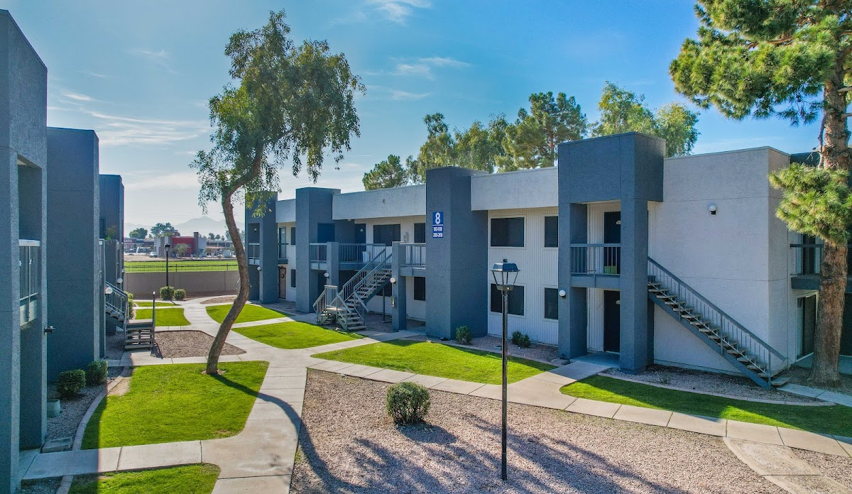 Rise at Estrella Park apartments in Avondale, AZ