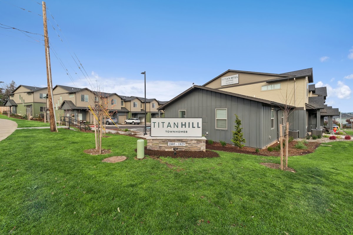 Titan Hill Townhomes apartments in Salem, OR