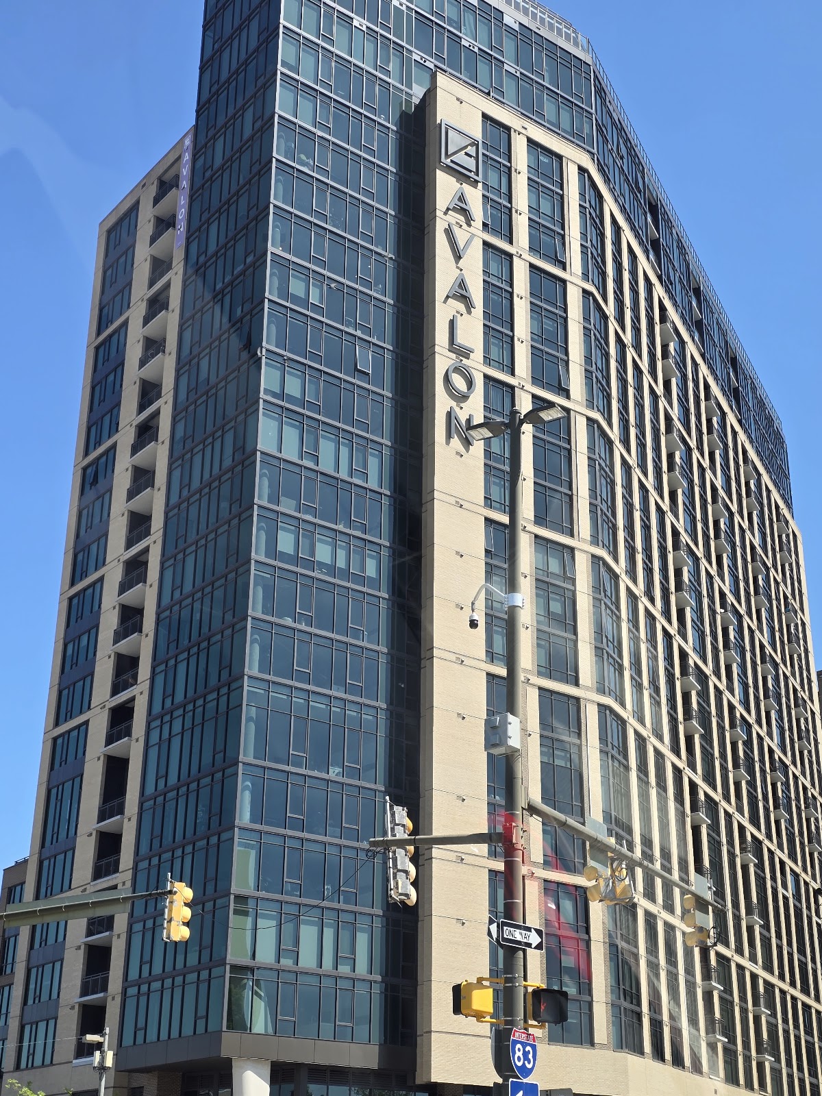 Avalon 555 President apartments in Baltimore, MD
