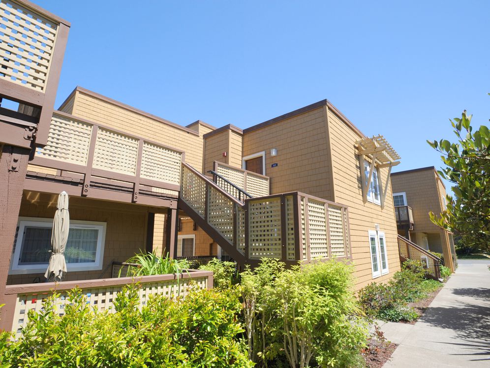 Gatewood Village apartments in Daly City, CA