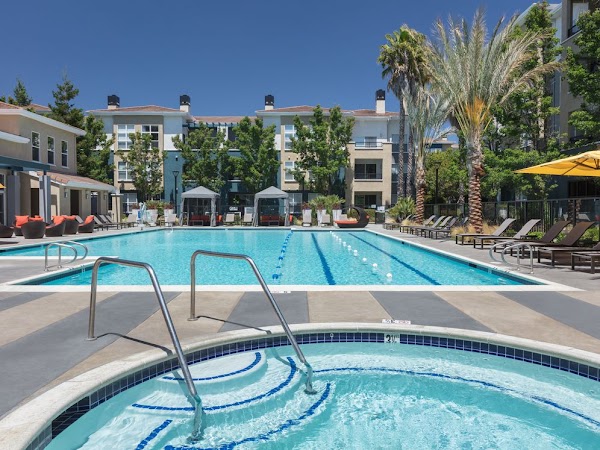 Avalon Silicon Valley apartments in Sunnyvale, CA