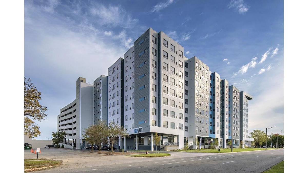 SkyVue apartments in Lansing, MI