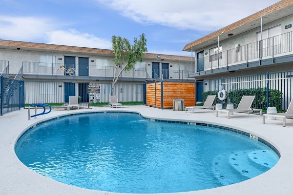 Rise at the Palms apartments in Peoria, AZ