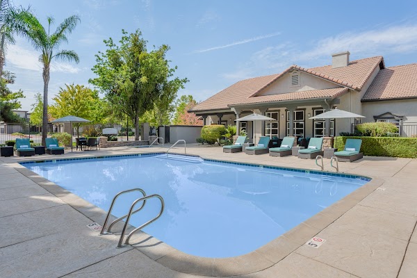 Brooks Landing apartments in Modesto, CA