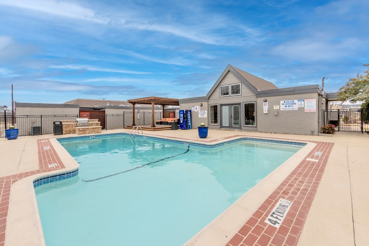 Greenway Patio apartments in Denton, TX