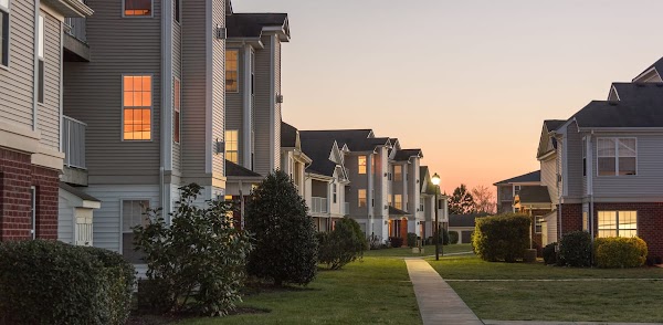 Magnolia Run apartments in Virginia Beach, VA