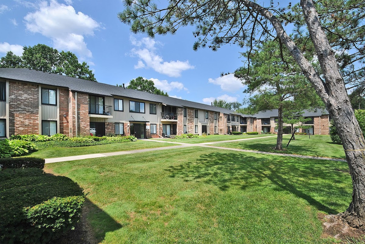 Merriman Woods apartments in Livonia, MI