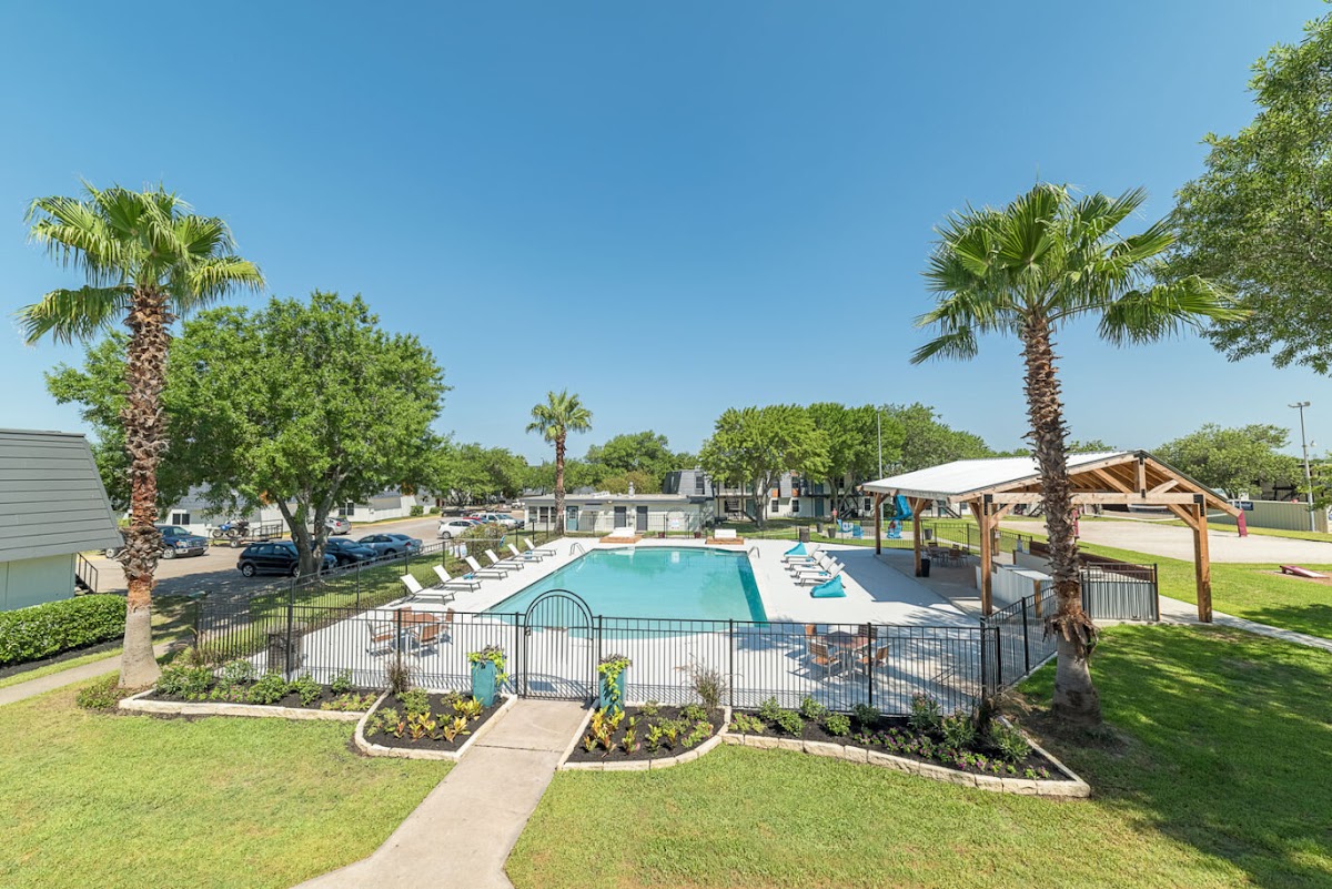 Flats on 12 apartments in College Station, TX