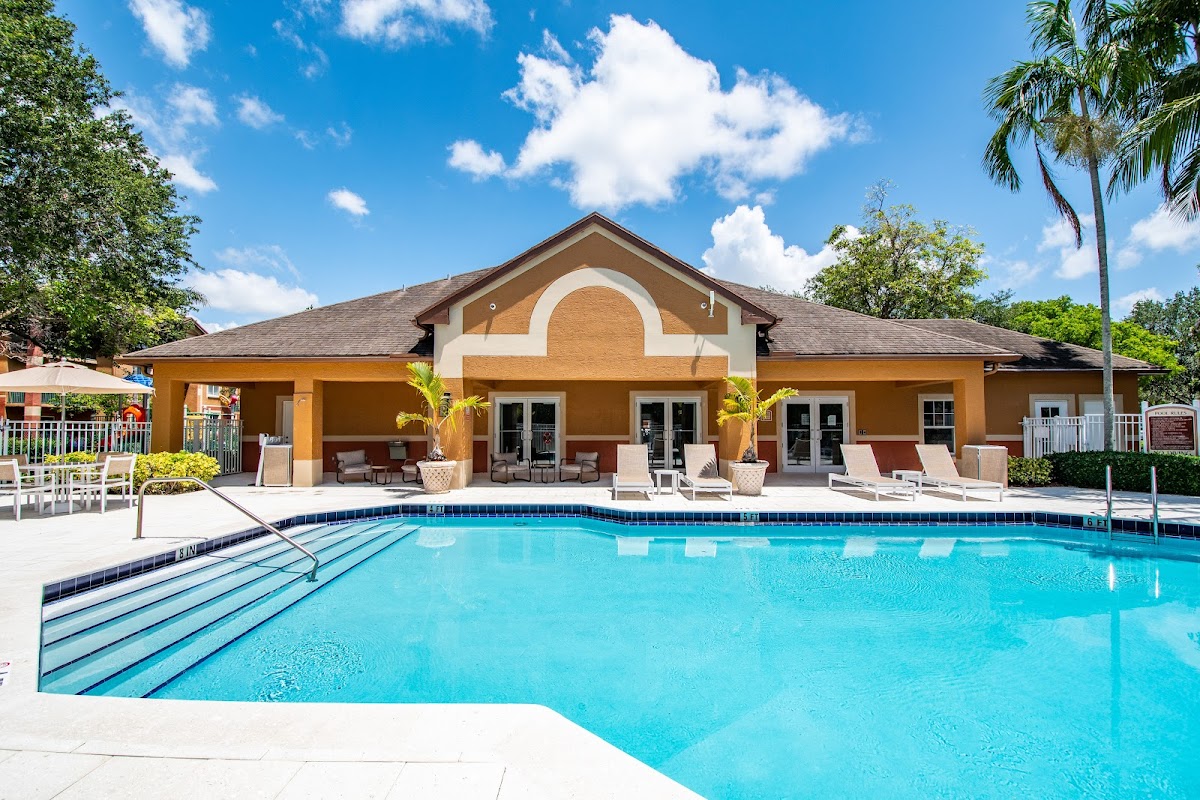 Legacy at Stirling apartments in Hollywood, FL