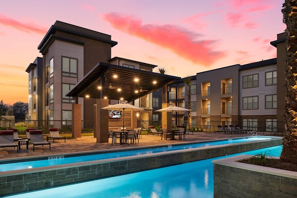 Lake Walk at Traditions apartments in College Station, TX