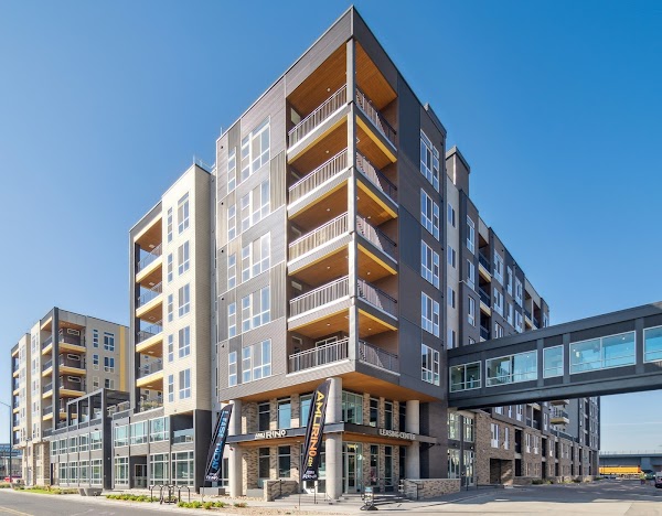 AMLI Dry Creek apartments in Centennial, CO
