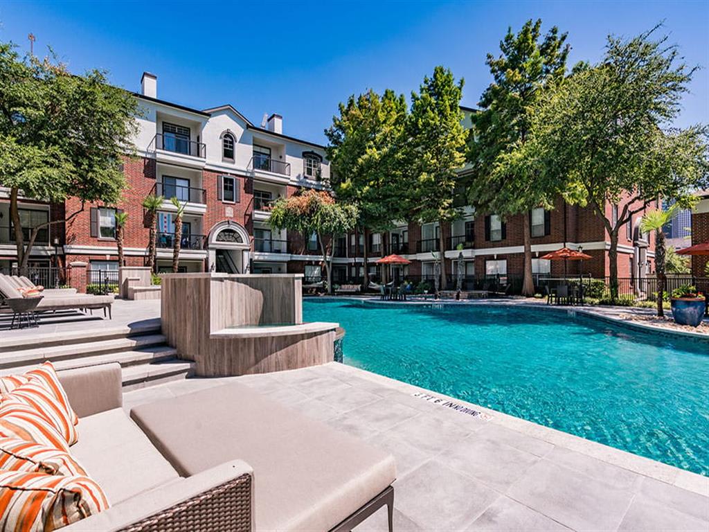 Gateway East at the Arts District apartments in Dallas, TX