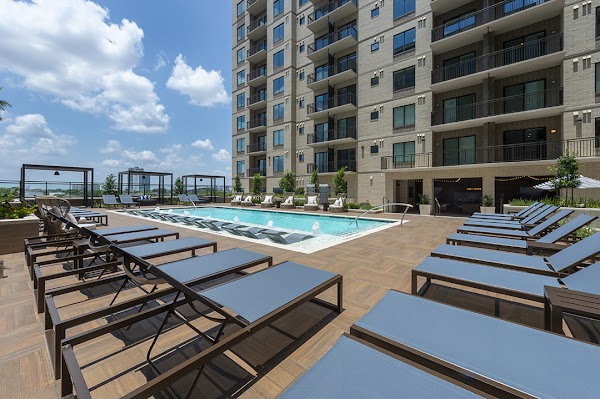 Pearl Rosemont apartments in Houston, TX