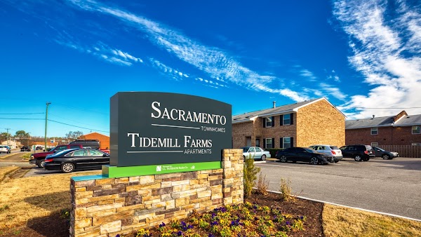 Sacramento Townhomes apartments in Hampton, VA