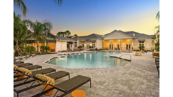 Mira Crystal Lake apartments in Port Orange, FL