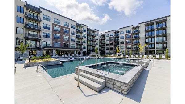 Reflections Apartments apartments in Lenexa, KS