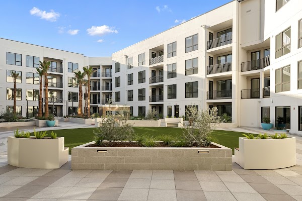 Artisan Crossing apartments in San Mateo, CA