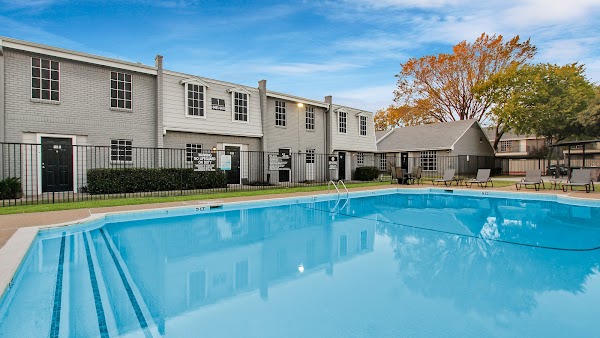 Parkwyn Townhomes apartments in North Richland Hills, TX