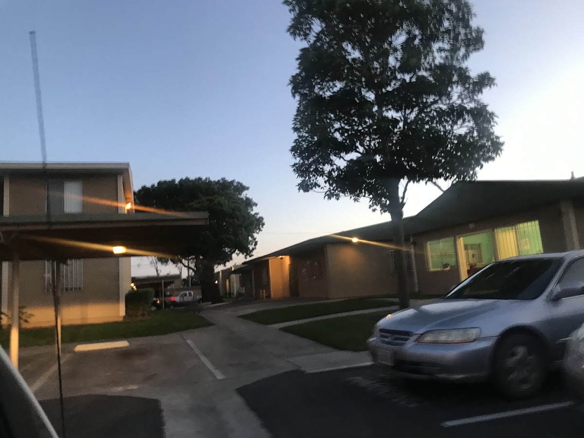 Holiday Manor apartments in Oxnard, CA
