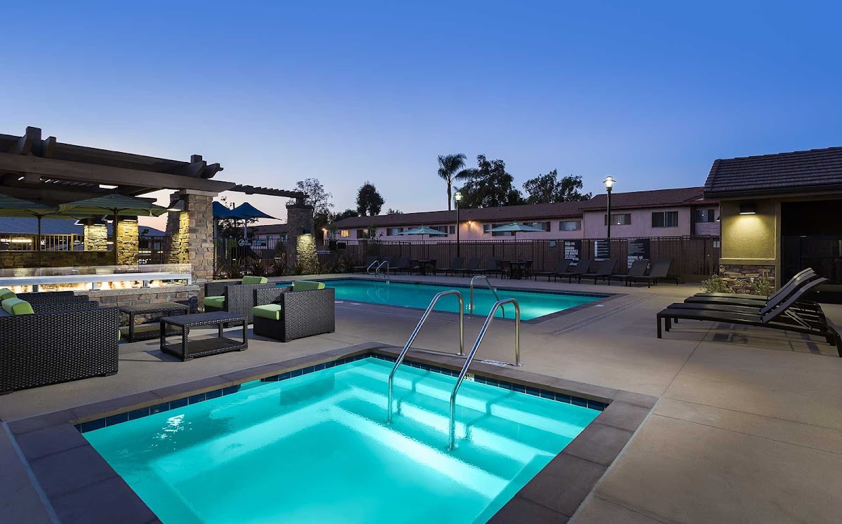 Avalon San Dimas apartments in Pomona, CA