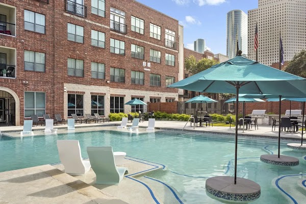 Marquis Enclave apartments in Houston, TX