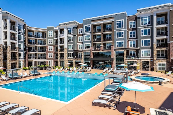 The Villas at Waterside apartments in Lenexa, KS