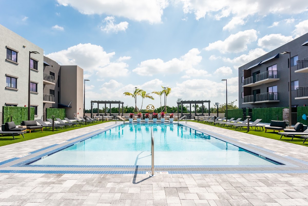 Zona Village apartments in Davie, FL