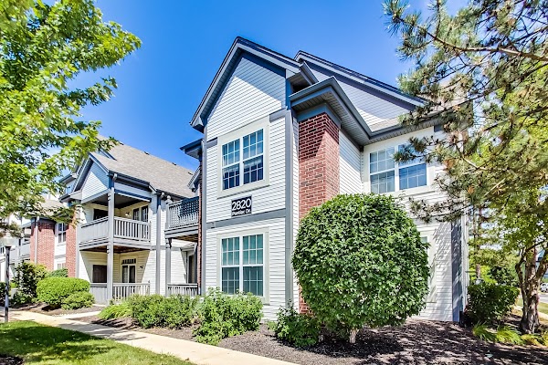 The Aventine at Oakhurst North Apartments apartments in Aurora, IL
